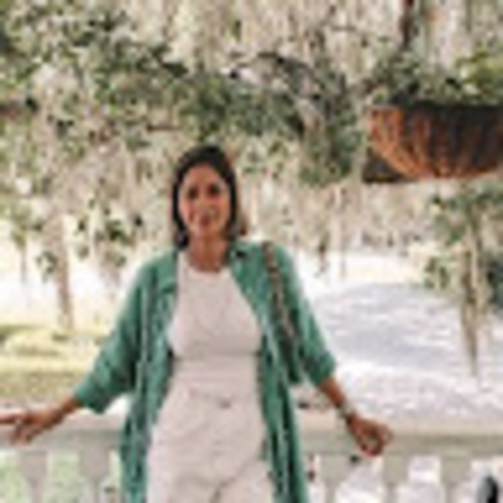 Meet your Posher, Debora